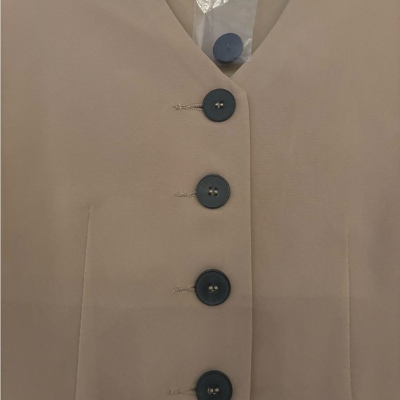 Love Tree Tan Buttoned Vest size small new with tags - Picture 11 of 12